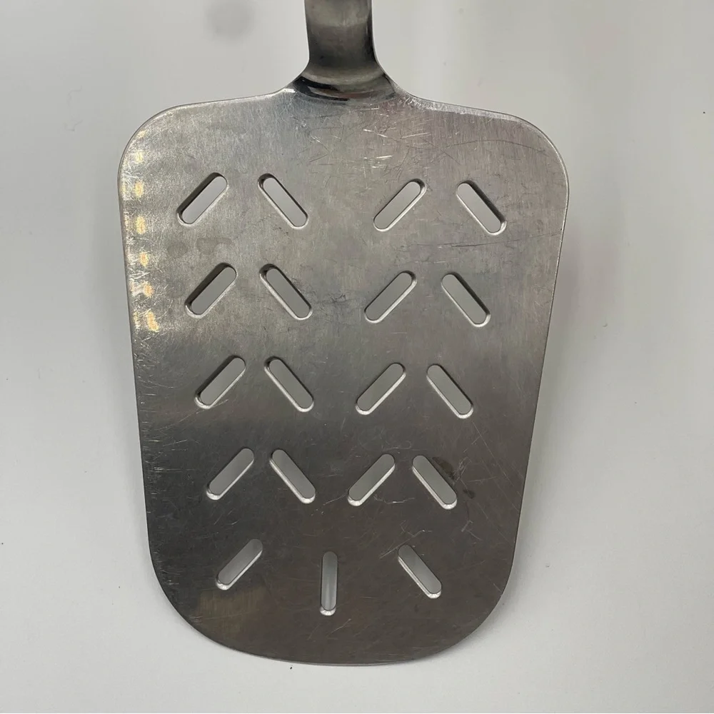 LE CREUSET Stainless Steel Slotted Large Spatula Hanging Discontinued - Picture 4 of 6
